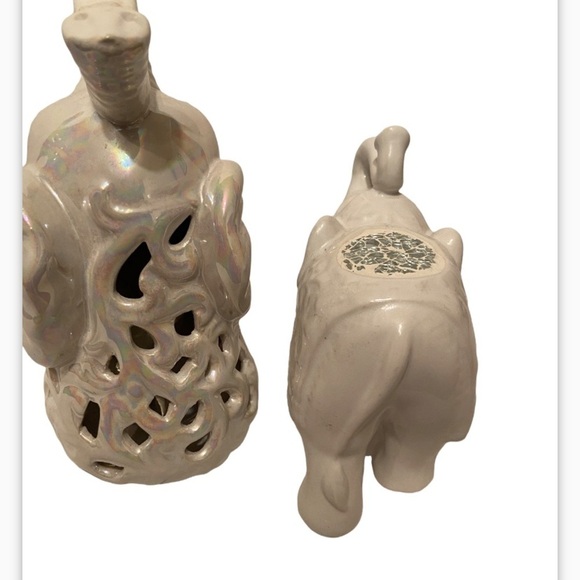 Lot of 2 White and Iridescent Medium Small Family Elephants. - Picture 2 of 3